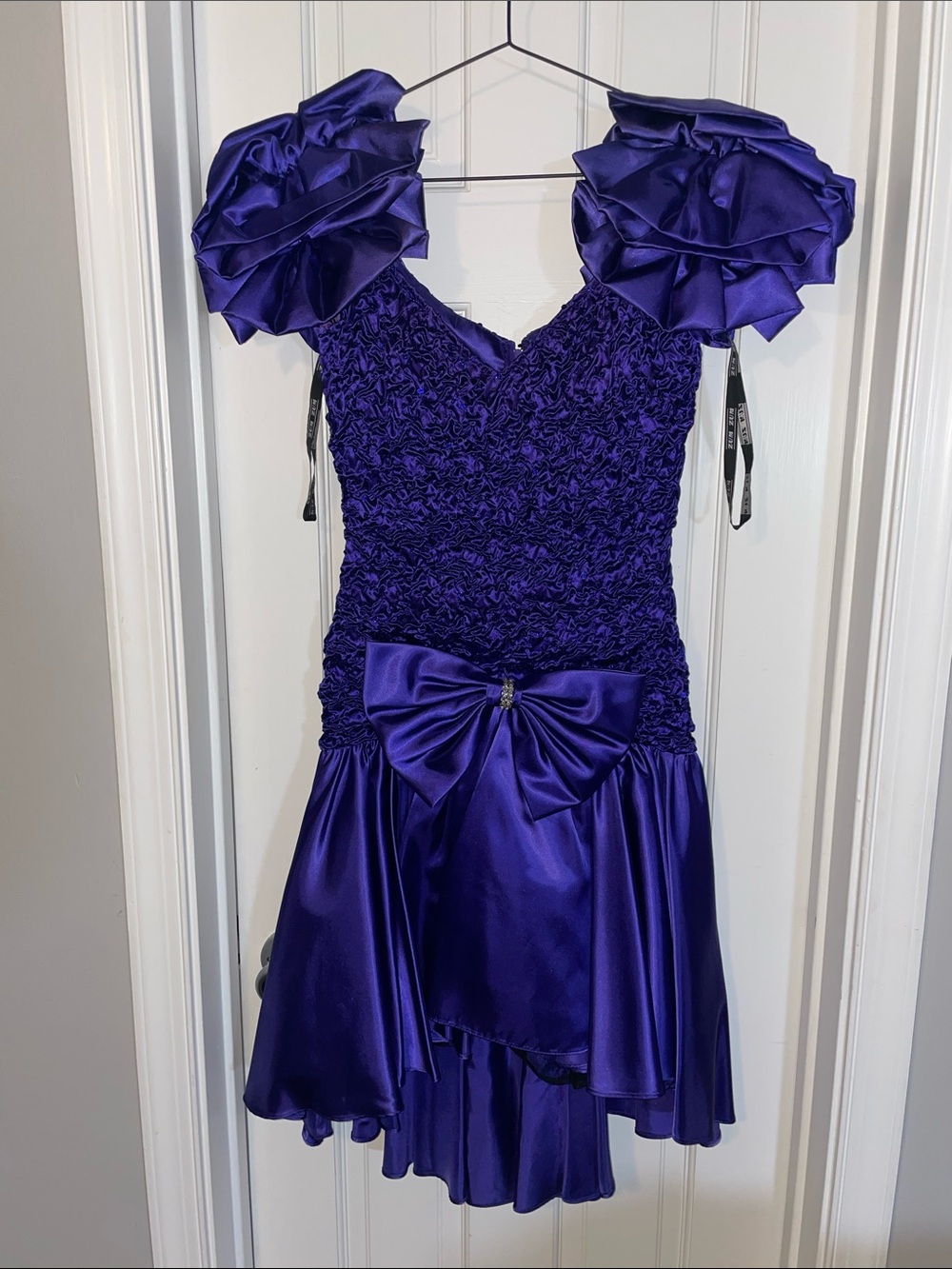 ZUM ZUM Purple 80s formal dress. 3/4 HOCO Prom